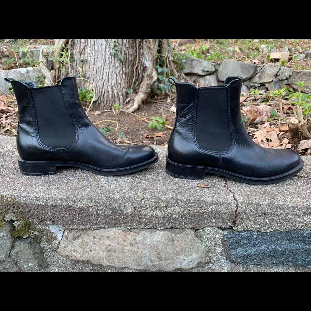 Ecco black leather Chelsea boot